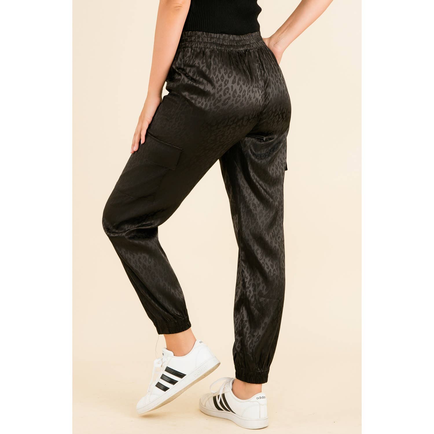 THML Black Cheetah Print Jogger Pants with Side Pockets: BLACK