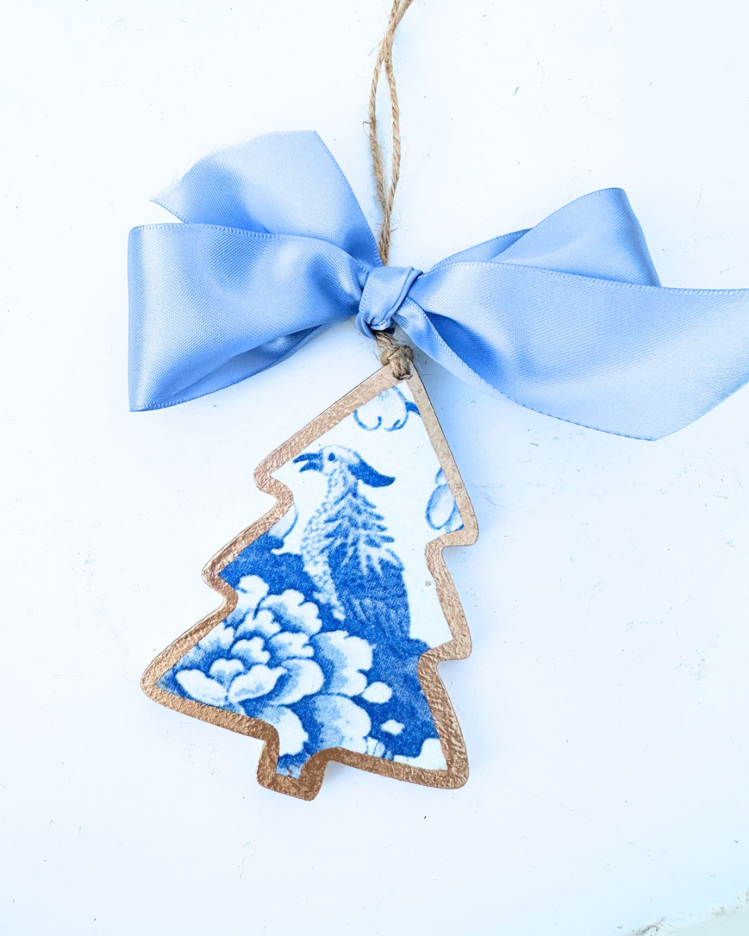 Blue Chelsea Bird Tree Ornament (1)