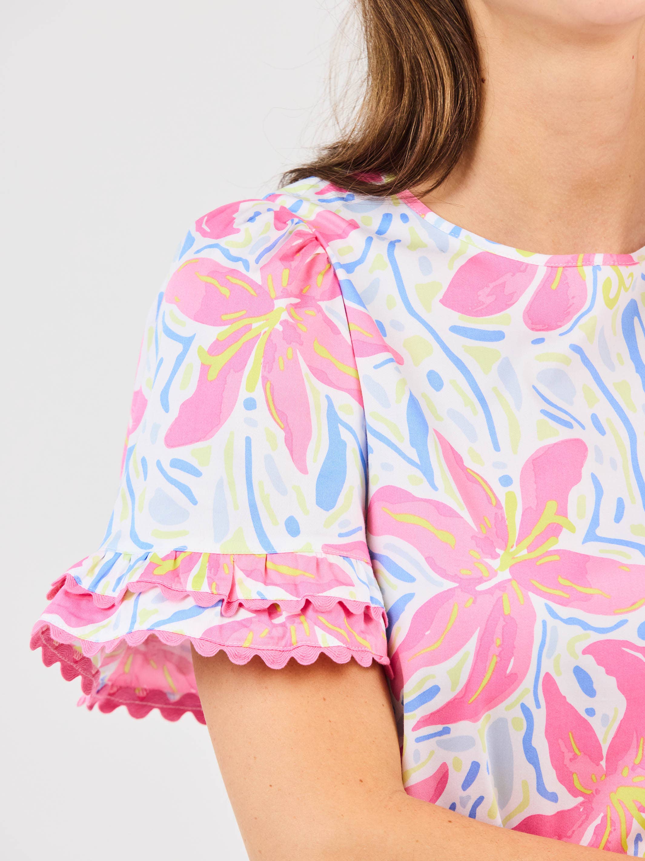 Cassidy Top | Hibiscus Harmony White: 2-2-2;S-M-L