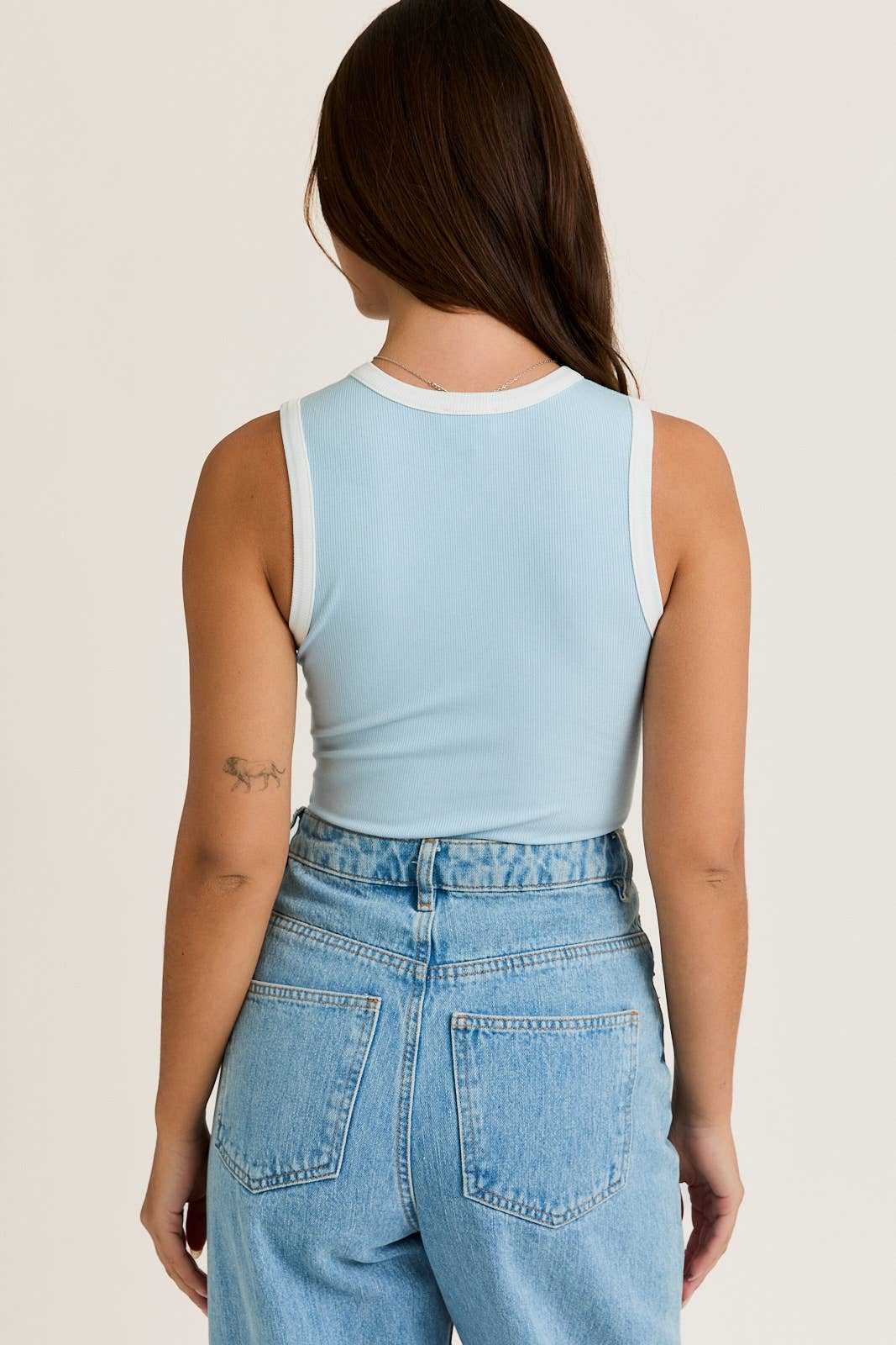 ROUND NECK SLEEVELESS RIBBED COLOR BLOCK BODYSUIT: DK GREEN-NAVY / M
