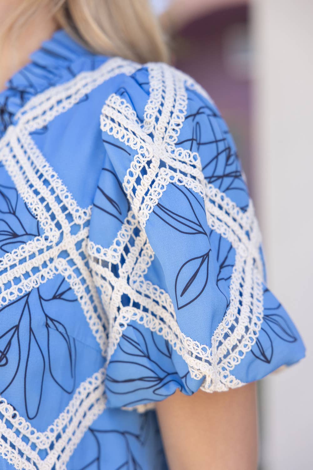 35298 Leaf Print Embroidered Lace Bubble Sleeve Dress: Blue / L