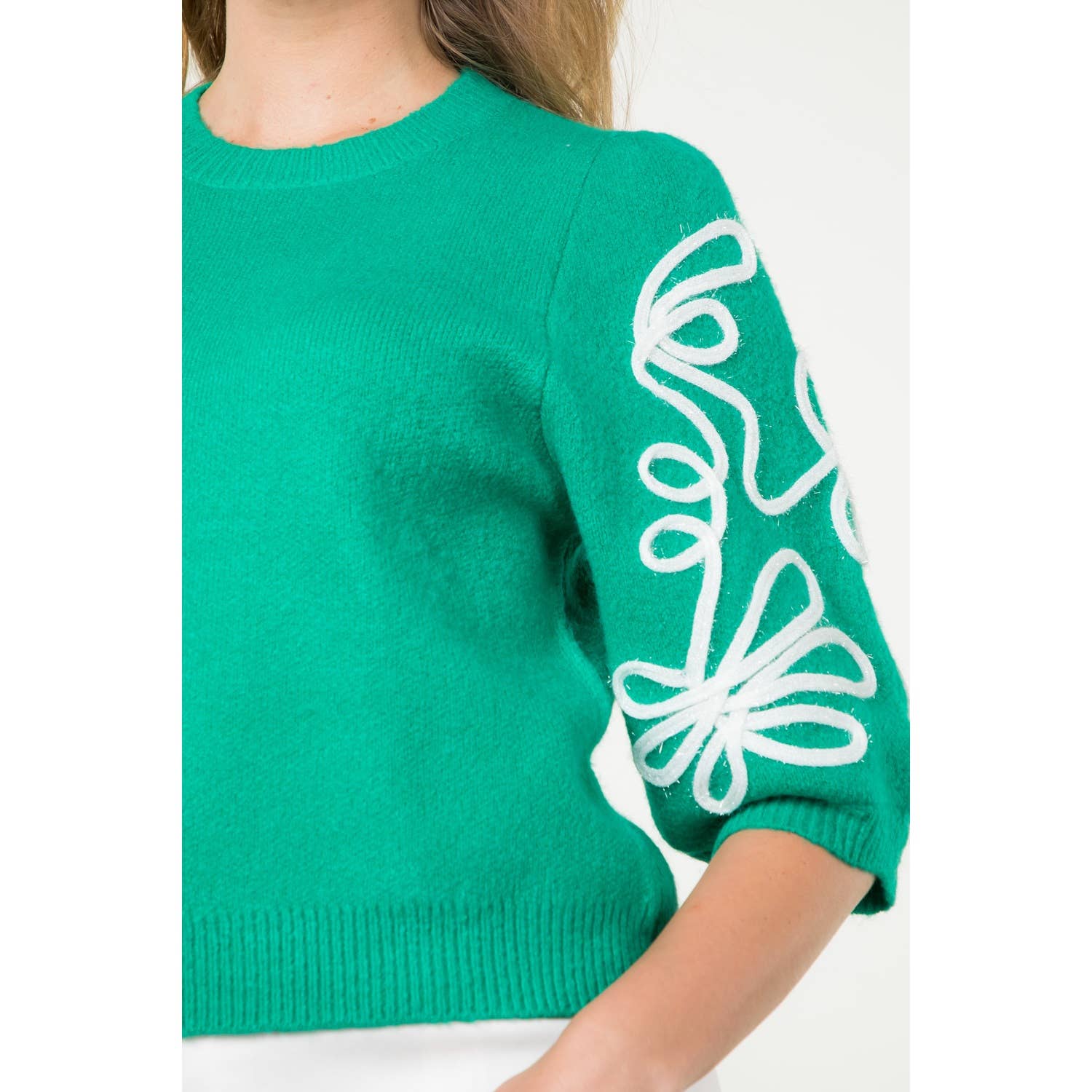 Short Sleeve Embroidered Detail Knit Top: GREEN