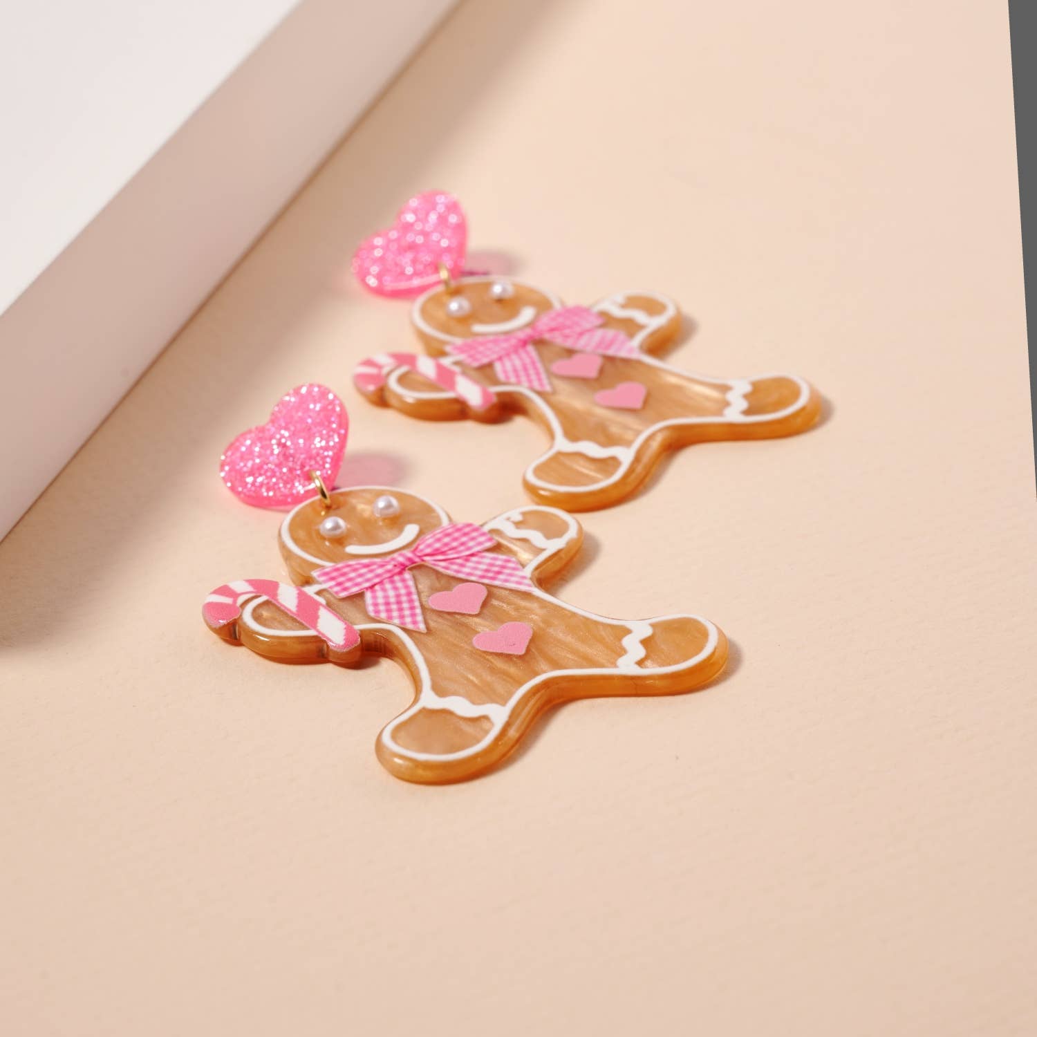Christmas Gingerbread Man Dangling Earrings: Pink / One / 4SE31127