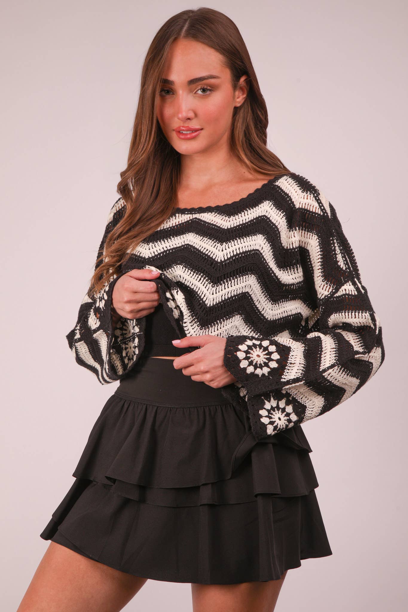 -Riffled Tiered Layers Activewear Skirt with shorts: BLACK / S-M-L/2-2-2