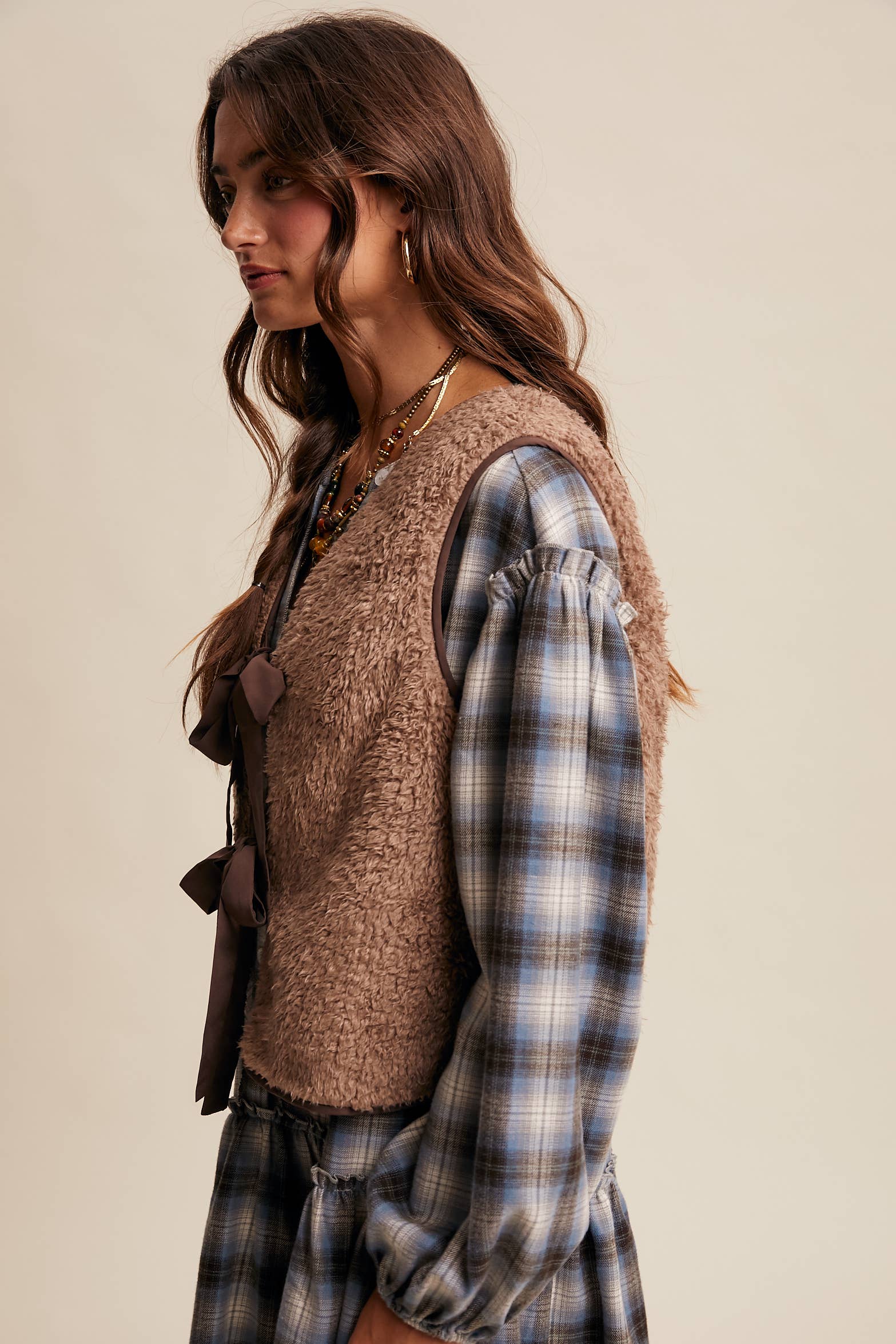 Reversible Tie-Front Fuzzy Vest LVT019: Black / Contemporary