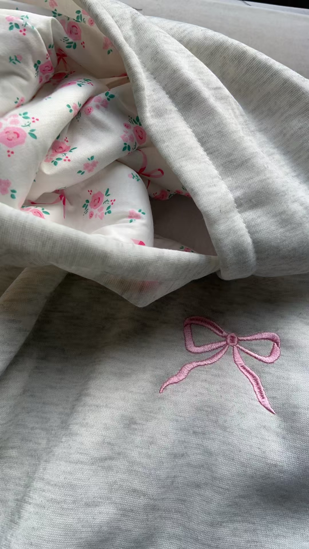 Bow Pattern Floral Hooded Sweatshirt: Pink / S