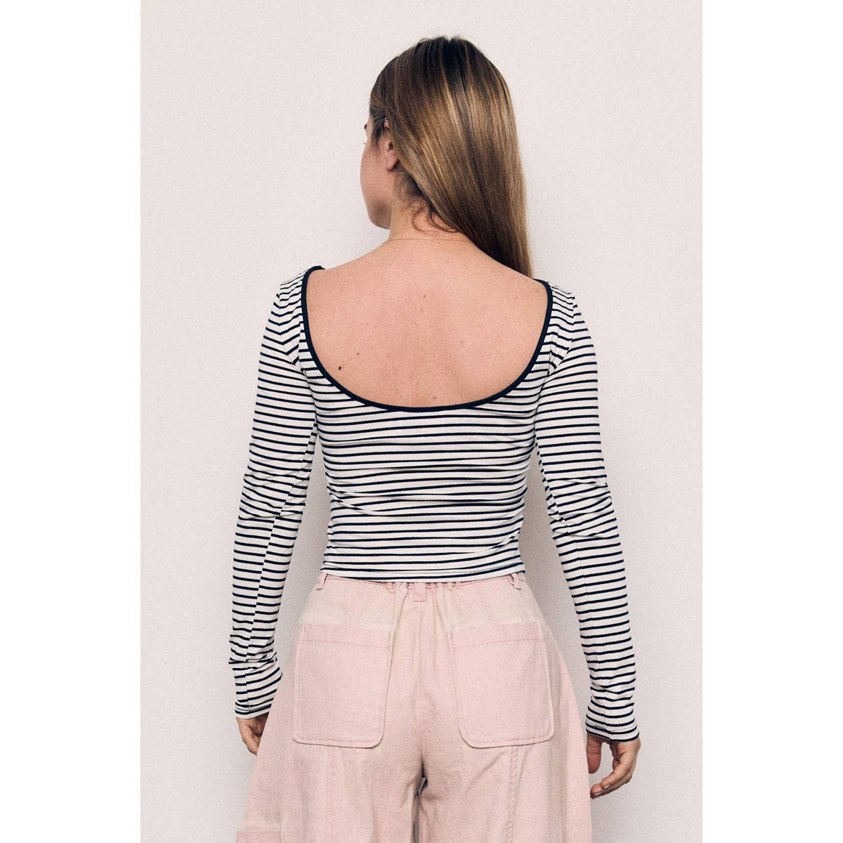 Open Back Striped Long Sleeve Fitted Cotton Tee: WHITE/NAVY