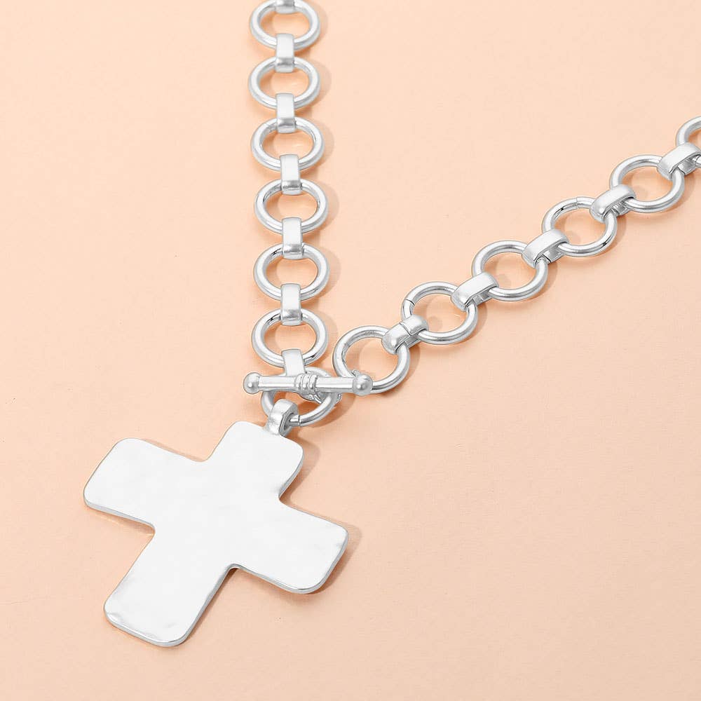 Hammered Matte Metal Cross Pendant Chunky Chain Toggle Necklace: Gold