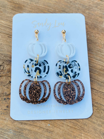 Wild Autumn Pumpkin Stacks