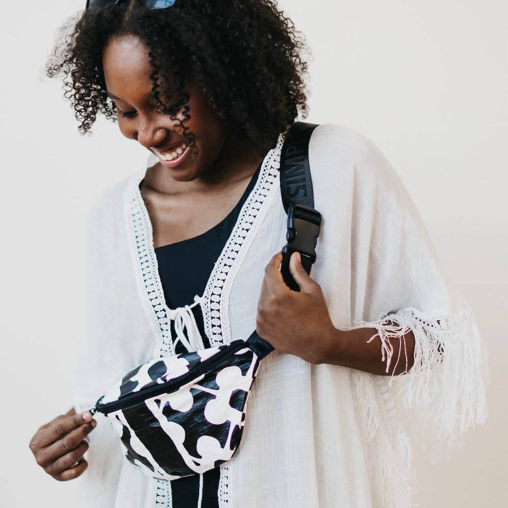 Kona Cove Tyvek Splashproof Bum Bag: Stripe White/Black