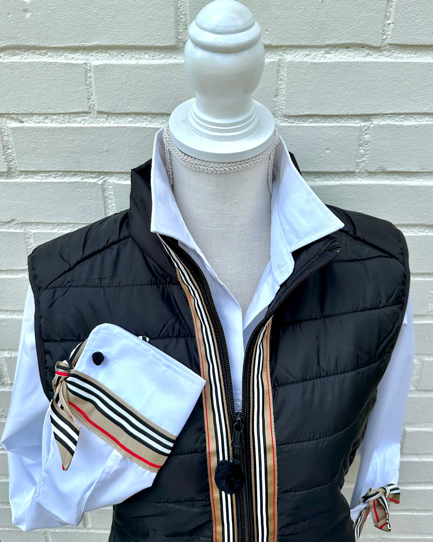 Maggie May Puffer Vest - Black w Kayla Khaki Stripe: Black w Kayla Khaki Stripe Ribbon / M