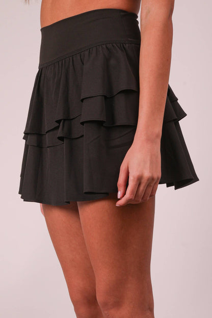 -Riffled Tiered Layers Activewear Skirt with shorts: BLACK / S-M-L/2-2-2