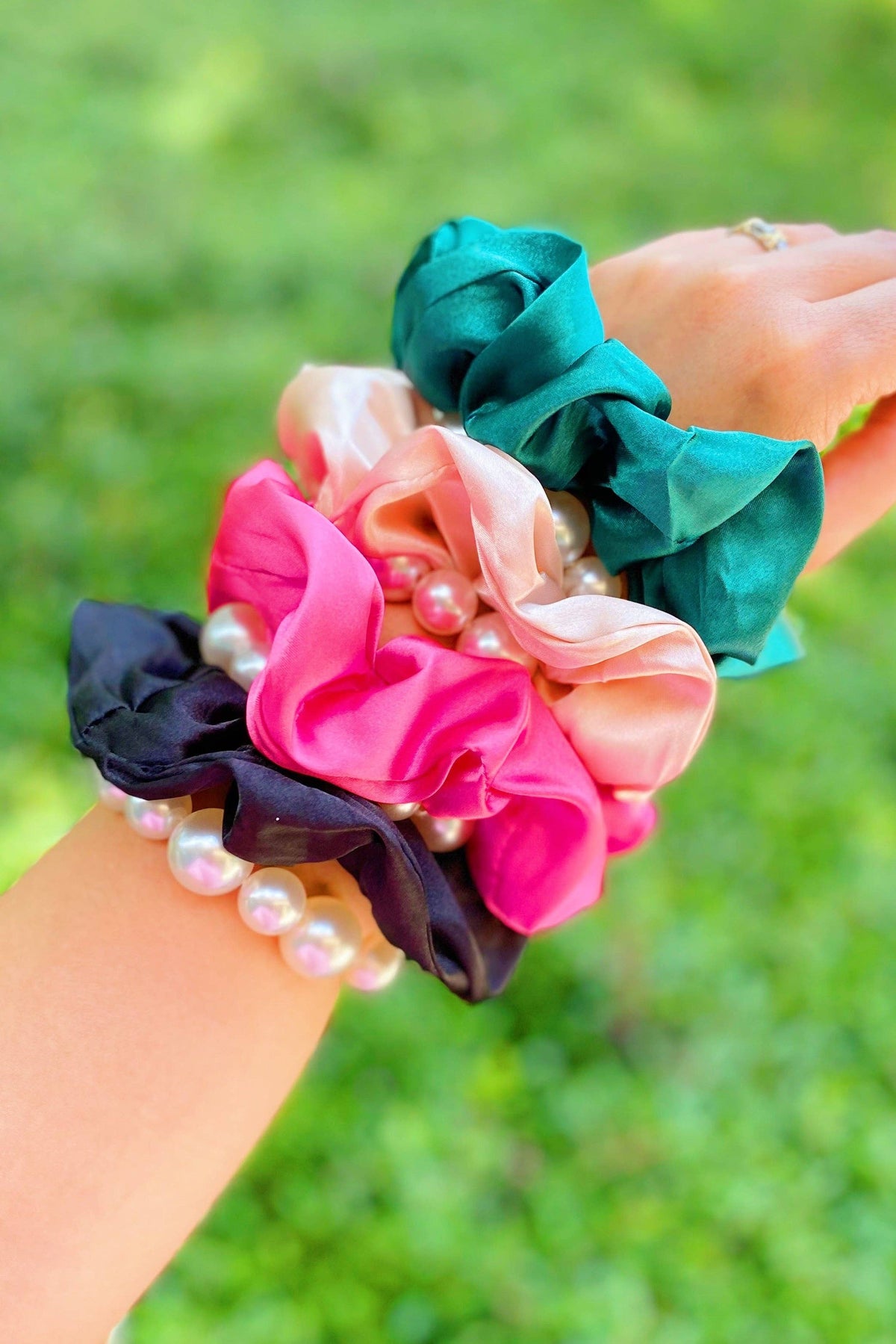Pearl &amp; Satin Scrunchie Set: Jeweled Pink