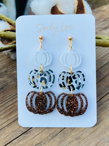 Wild Autumn Pumpkin Stacks