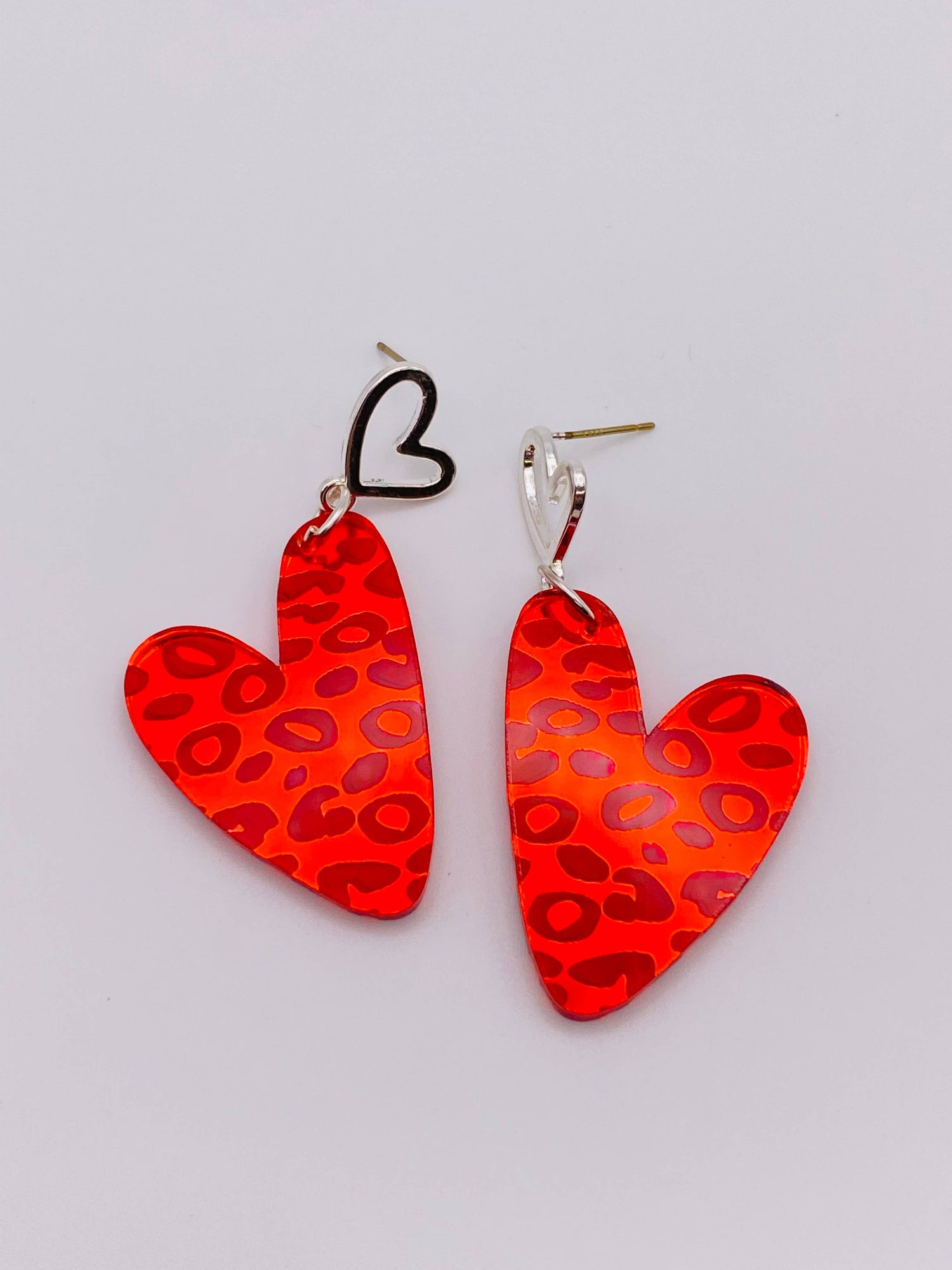 VALENTINE LEOPARD SILVER HEART RED MIRROR EARRINGS    