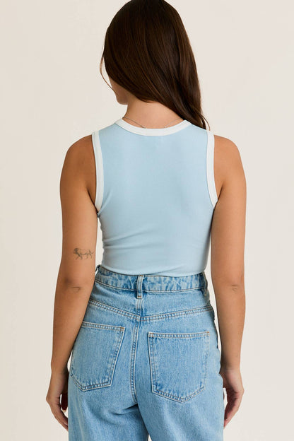 ROUND NECK SLEEVELESS RIBBED COLOR BLOCK BODYSUIT: DK GREEN-NAVY / XS