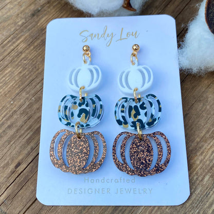 Wild Autumn Pumpkin Stacks