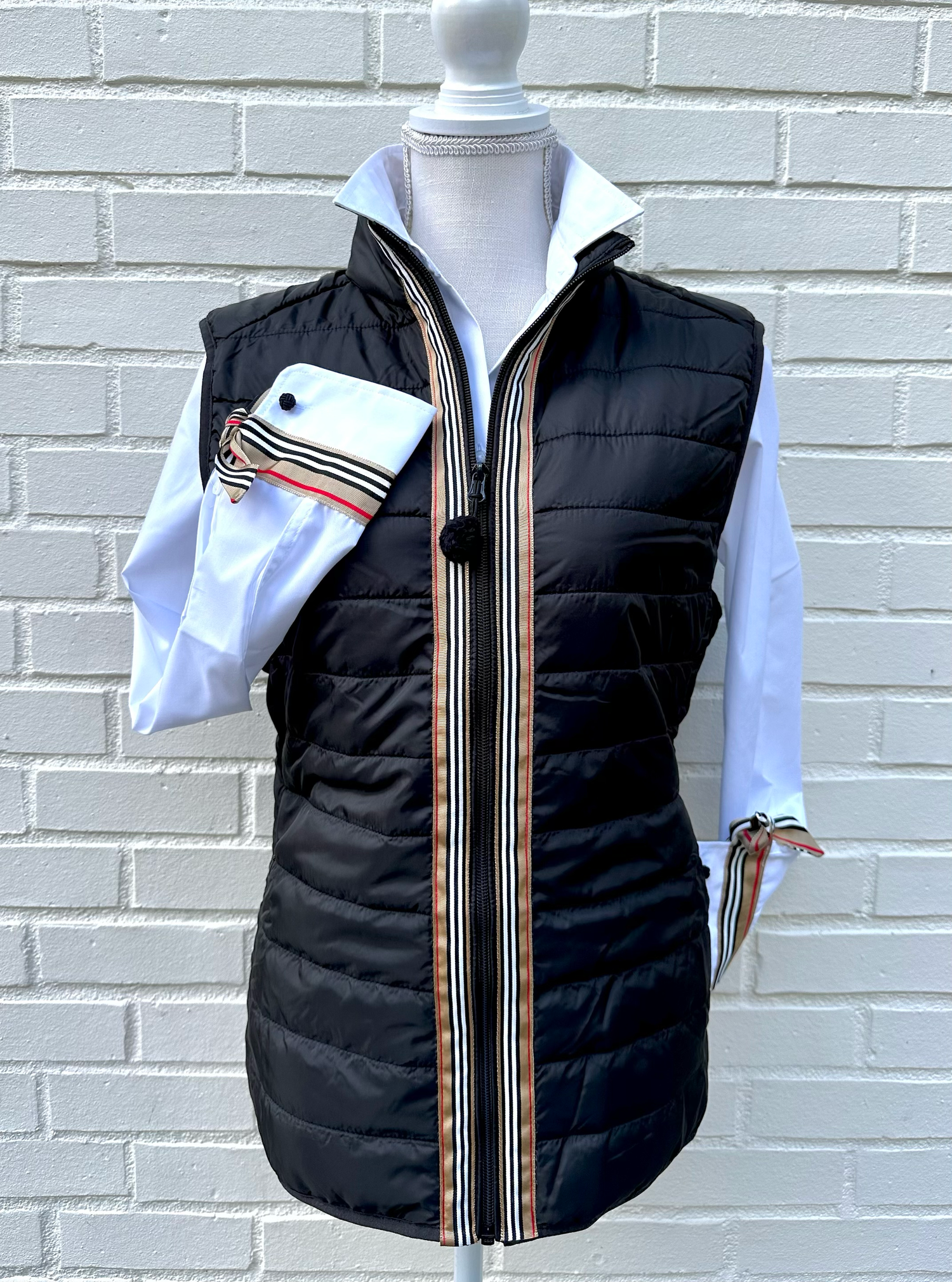 Maggie May Puffer Vest - Black w Kayla Khaki Stripe: Black w Kayla Khaki Stripe Ribbon / M