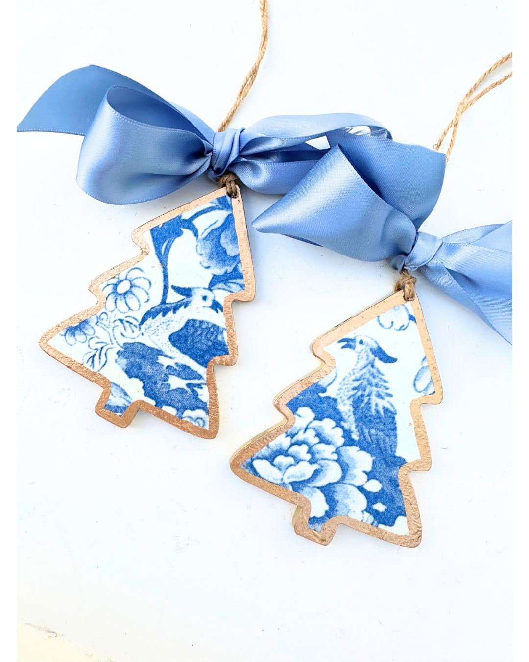 Blue Chelsea Bird Tree Ornament (1)
