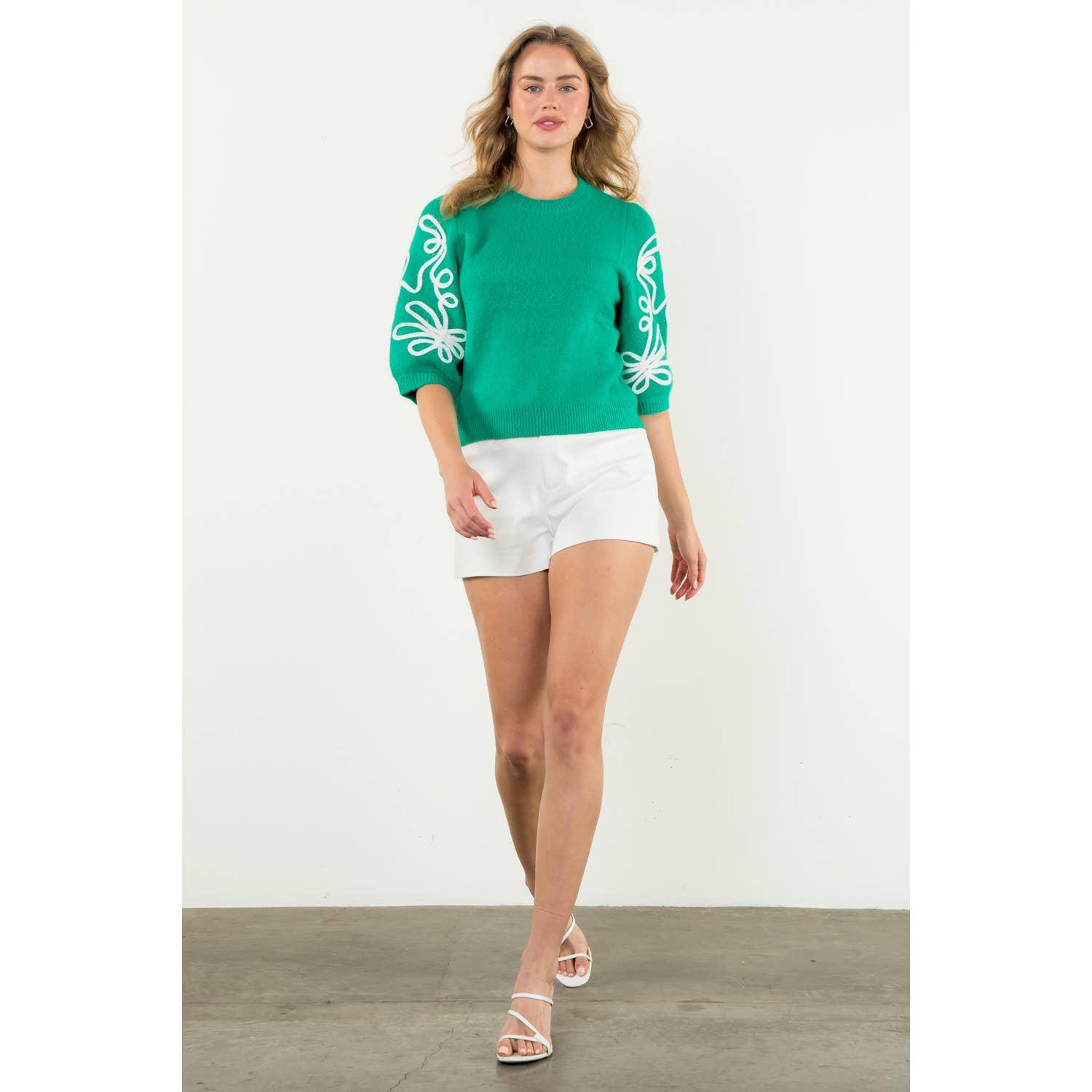 Short Sleeve Embroidered Detail Knit Top: GREEN