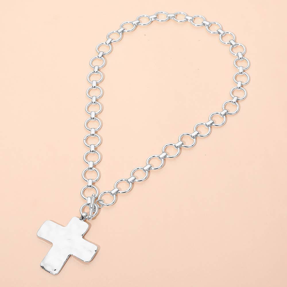 Hammered Matte Metal Cross Pendant Chunky Chain Toggle Necklace: Gold