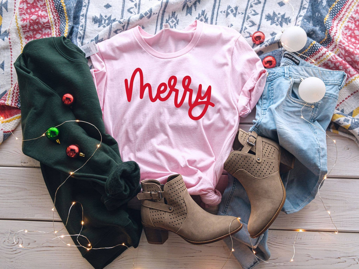 PINK MERRY SHORT SLEEVE CHRISTMAS GRAPHIC TEE