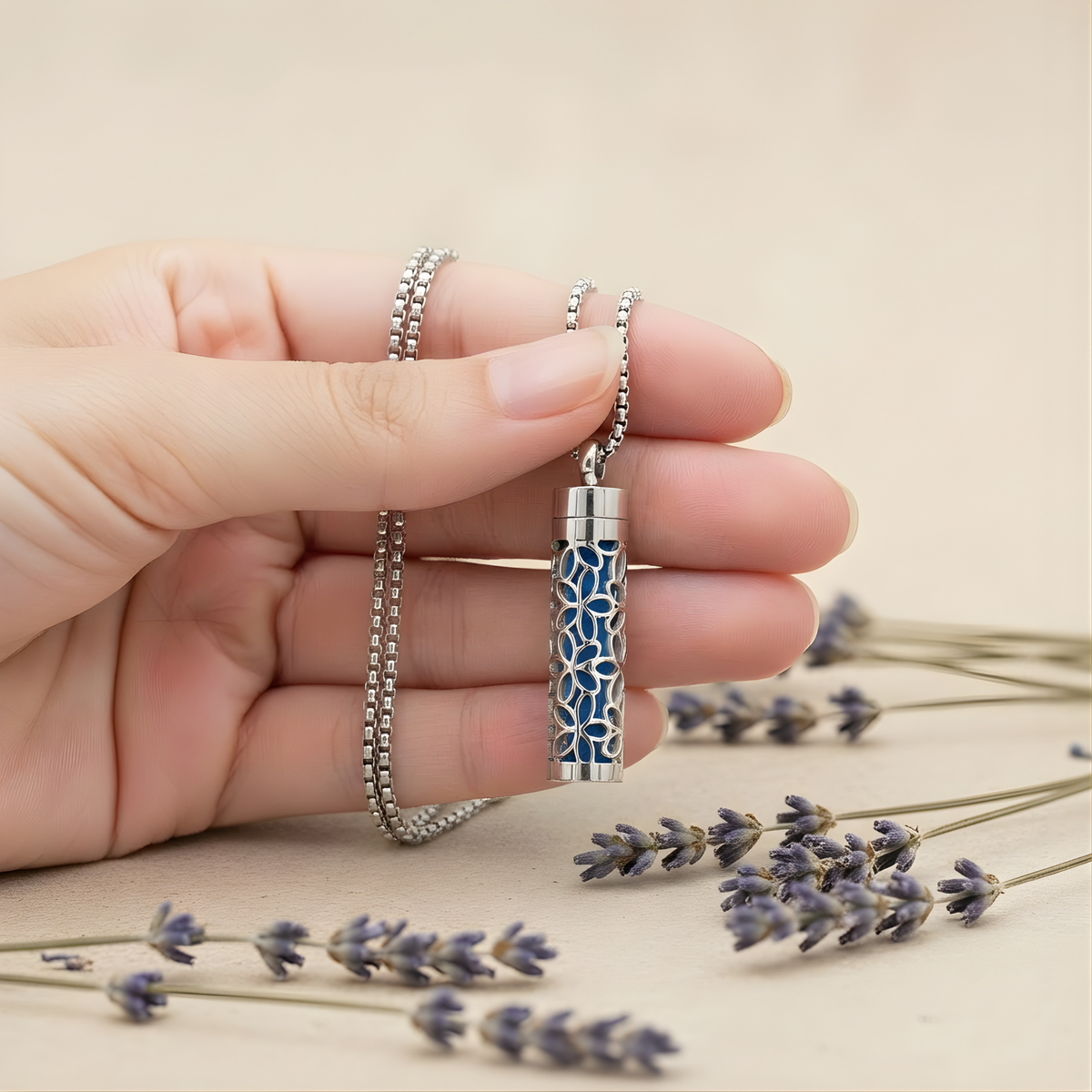 Flowers Essential Oil Diffuser Pendant
