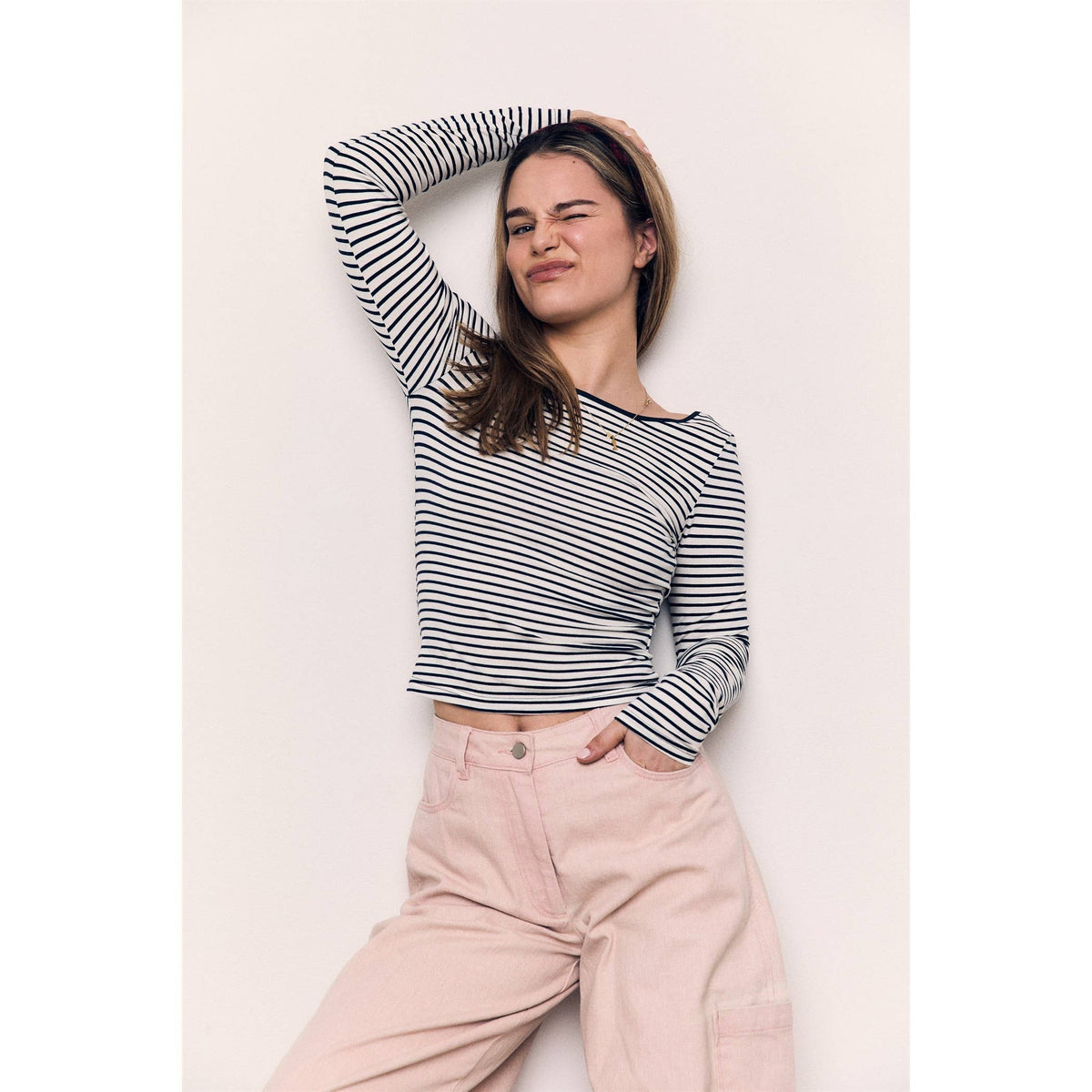 Open Back Striped Long Sleeve Fitted Cotton Tee: WHITE/NAVY