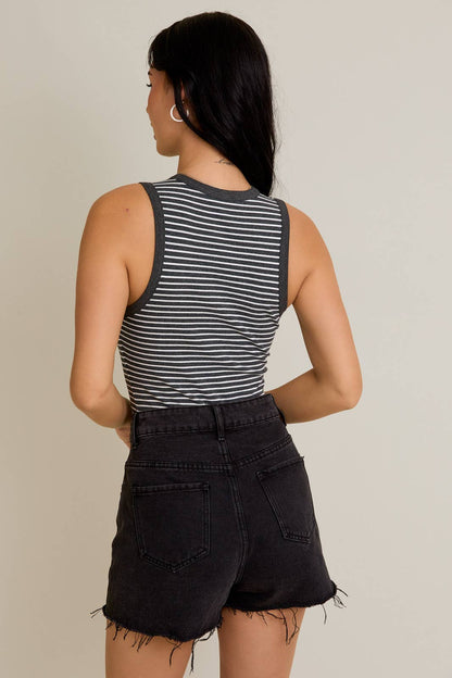 ROUND NECK SLEEVELESS STRIPE BODYSUIT: BROWN-WHITE STRIPE / M