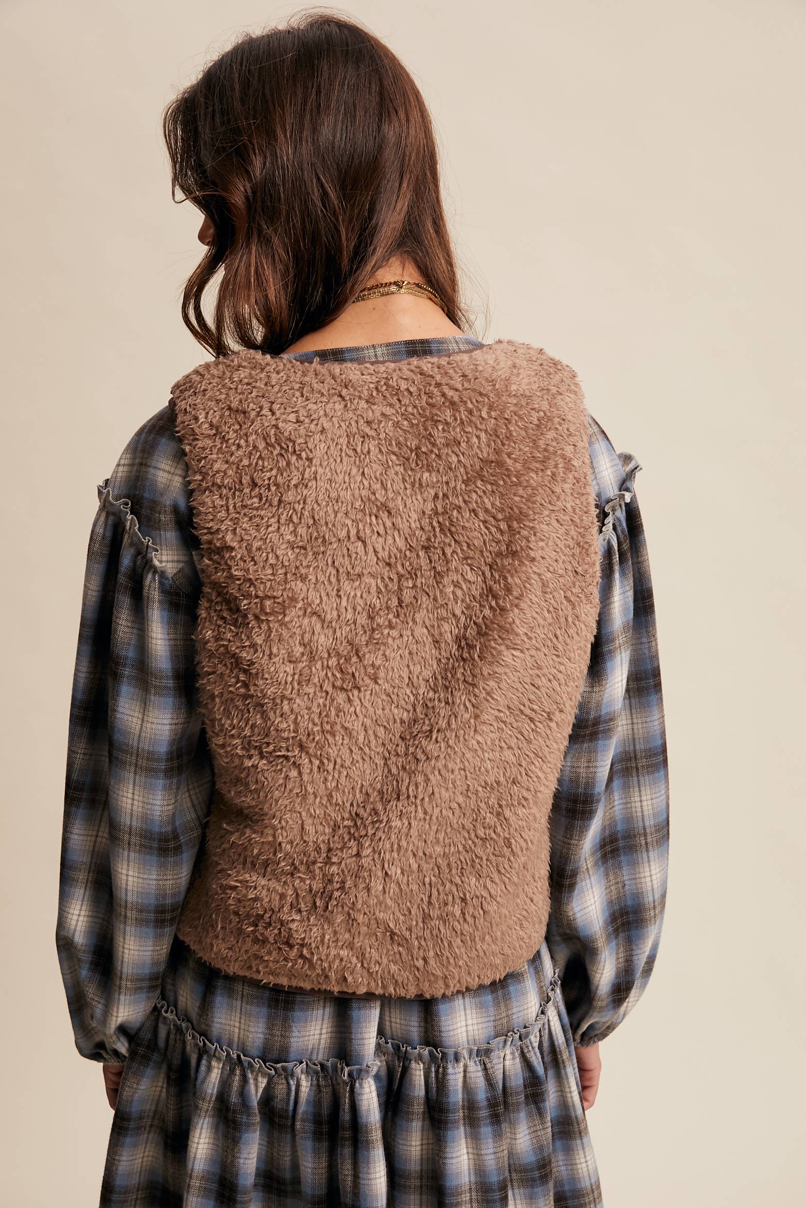 Reversible Tie-Front Fuzzy Vest LVT019: Black / Contemporary