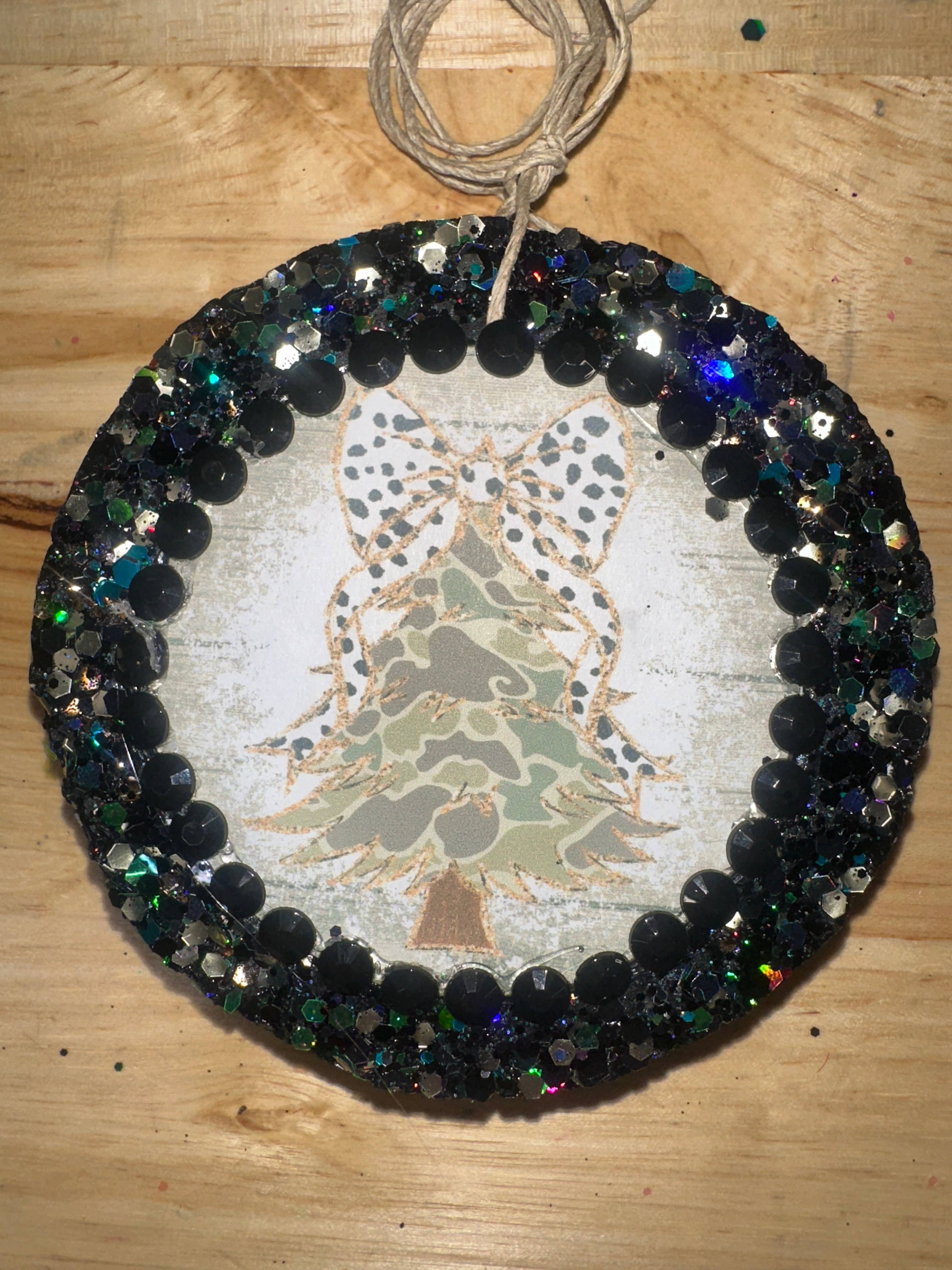 Christmas Camo Tree: Sparkling Cranberry