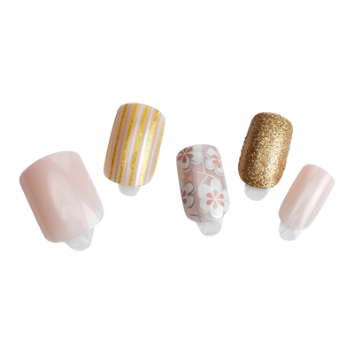 Square Short Press On Nails: First Kiss