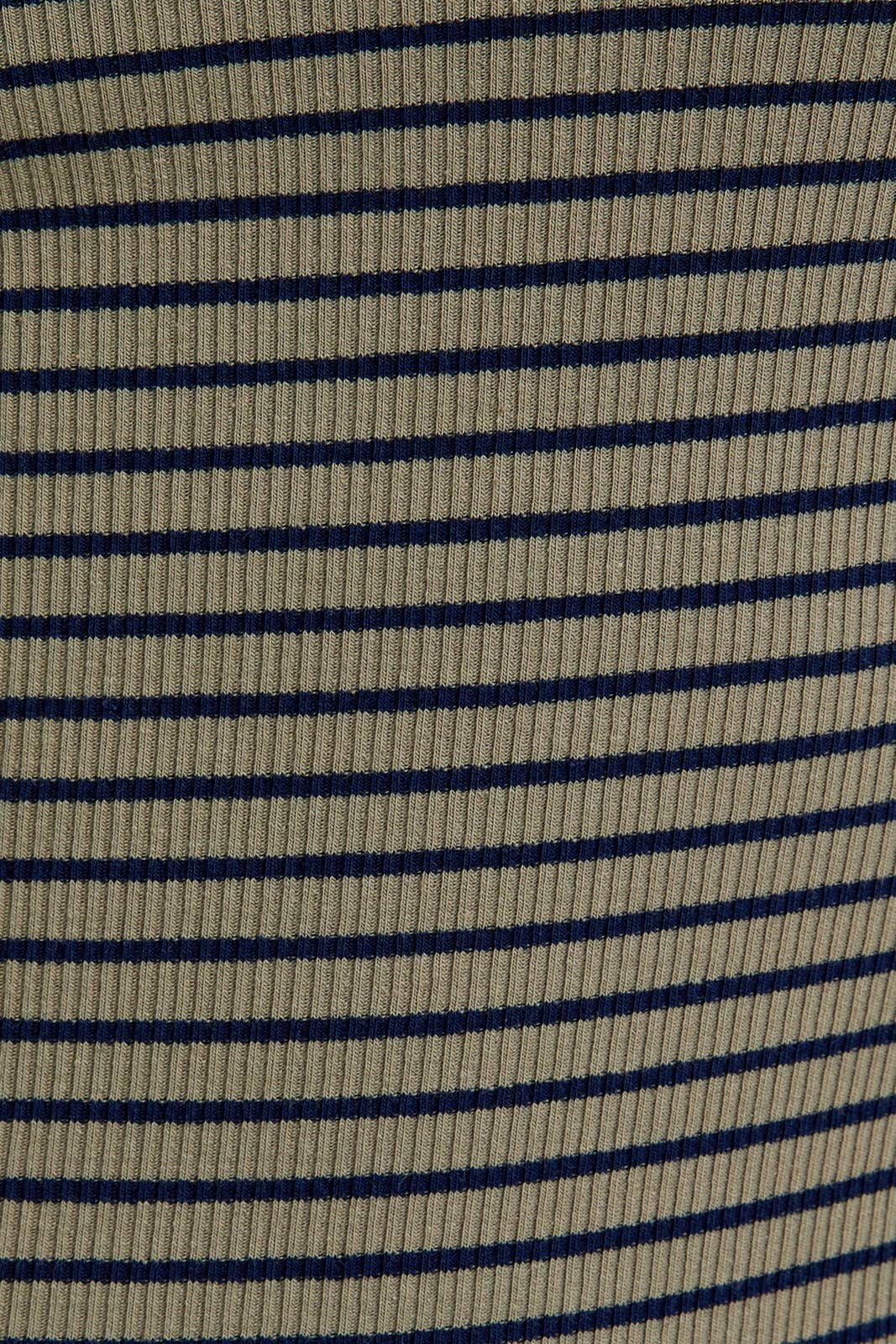ROUND NECK SLEEVELESS STRIPE BODYSUIT: CREAM-BLACK STRIPE / M