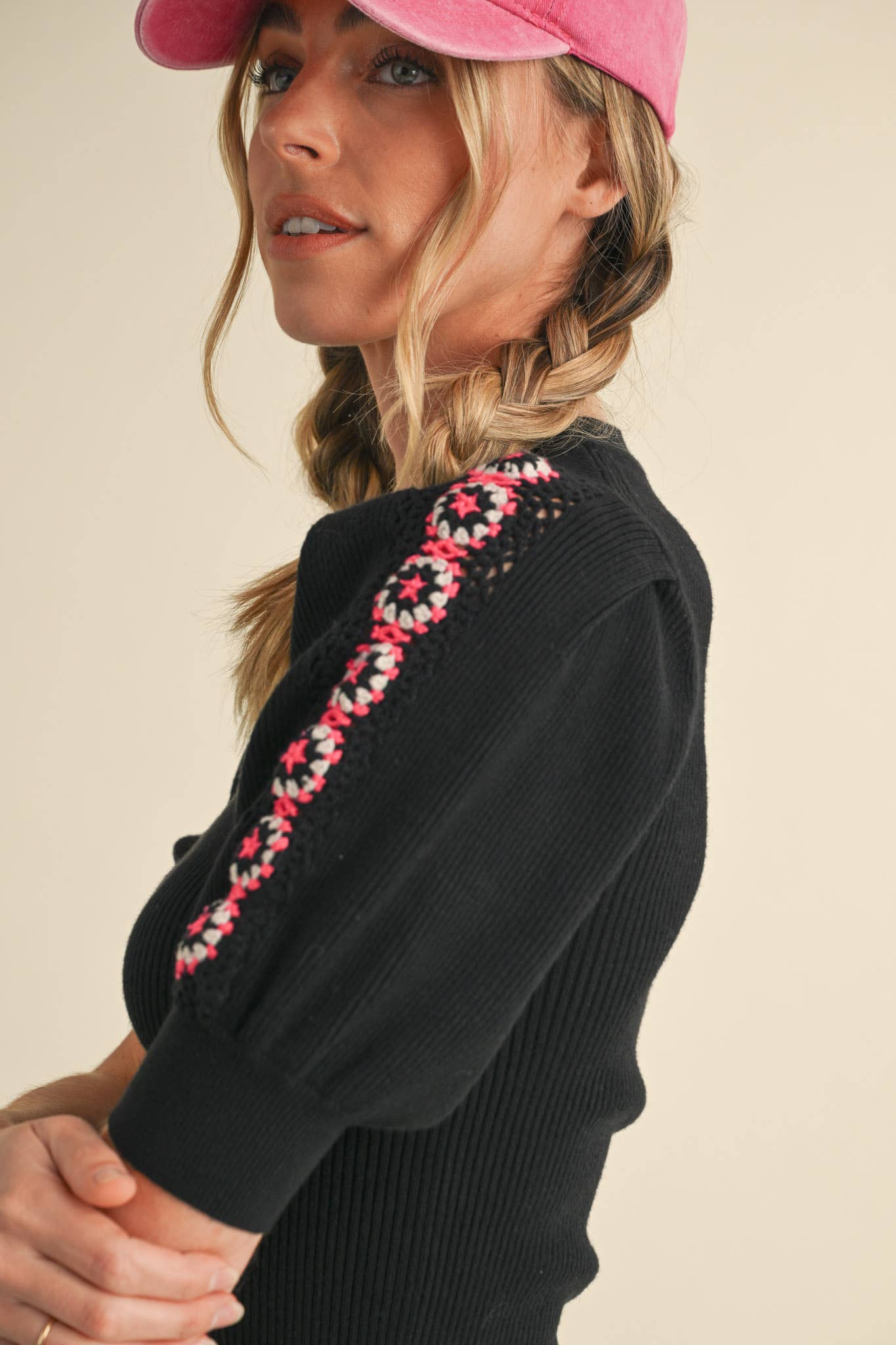 HAND-MADE CROCHET PUFF SLEEVE SWEATER: Black